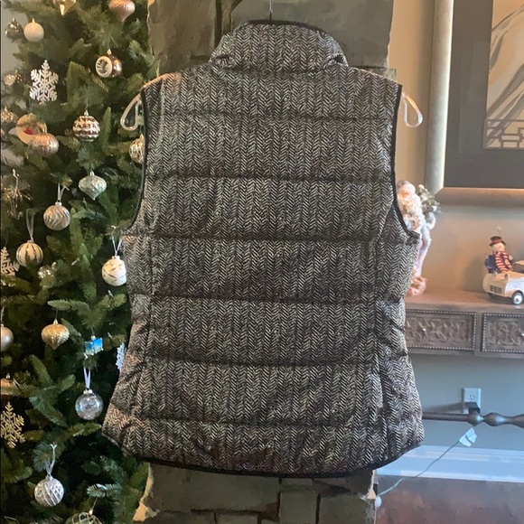 NWT Adorable Banana Republic Puffer Vest XS - Picture 3 of 4